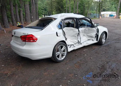 2014 Volkswagen Passat 2.0L Tdi Se из США, поврежденный, VIN 1VWBN7A30EC112103